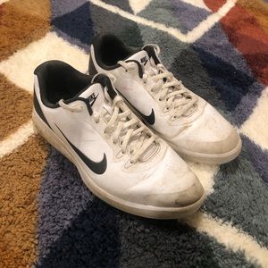 White Nike Golf Infinity G Shoes in excellent working condition!